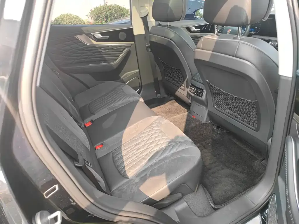 Hongqi HS5 2023 из CN, фото 3