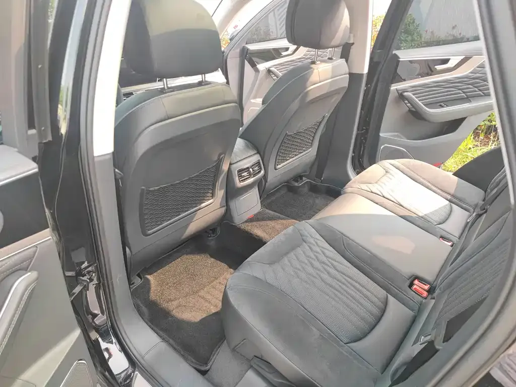 Hongqi HS5 2023 из CN, фото 4