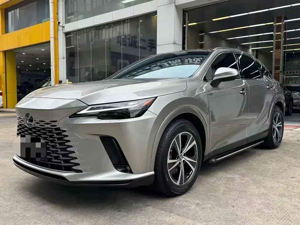 Lexus RX — фото 1