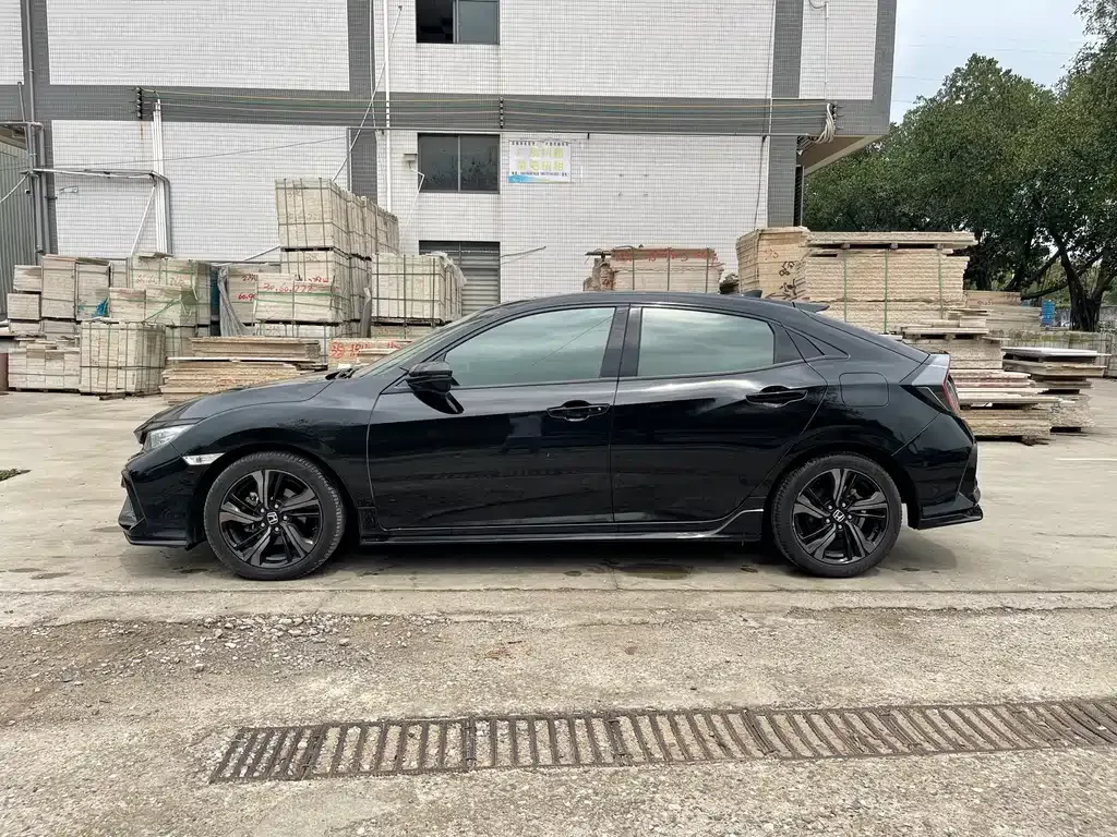 Honda Civic — фото 10