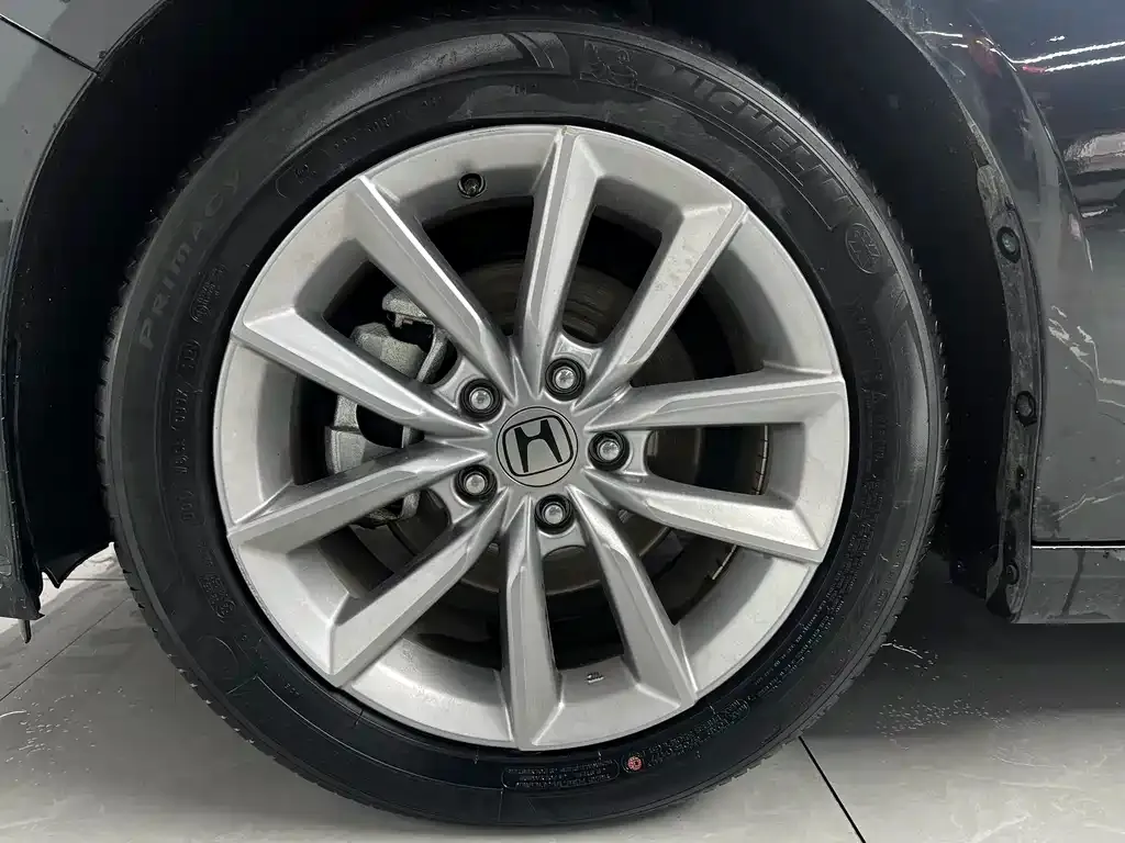Honda Accord — фото 8
