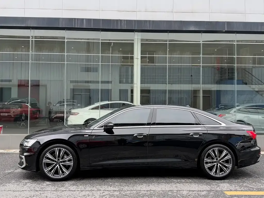Audi A6L — фото 5