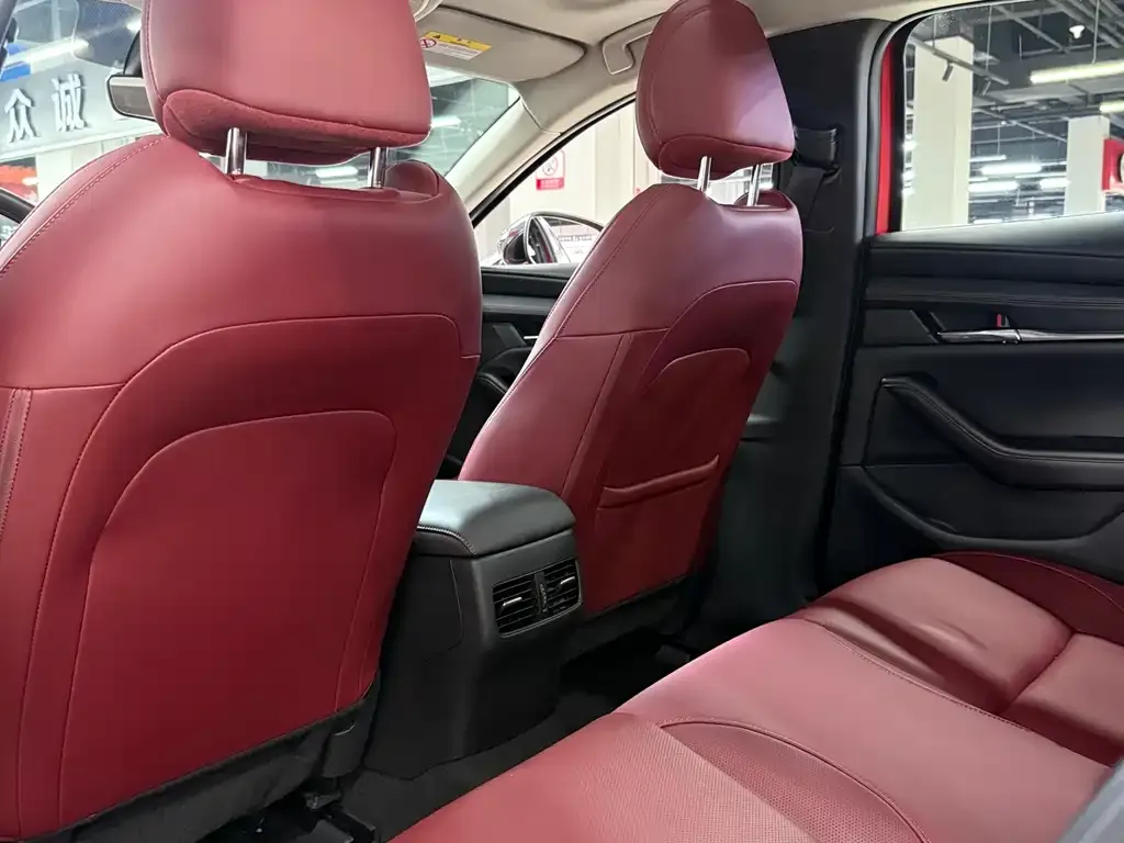Mazda 3 Axela 2024 из CN, фото 3