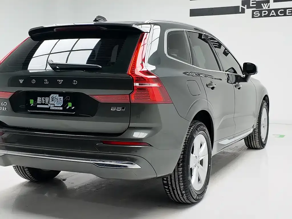 Volvo XC60 — фото 9