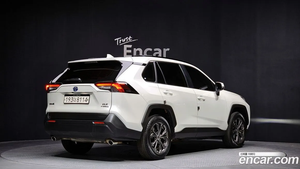 Toyota RAV4 — фото 3