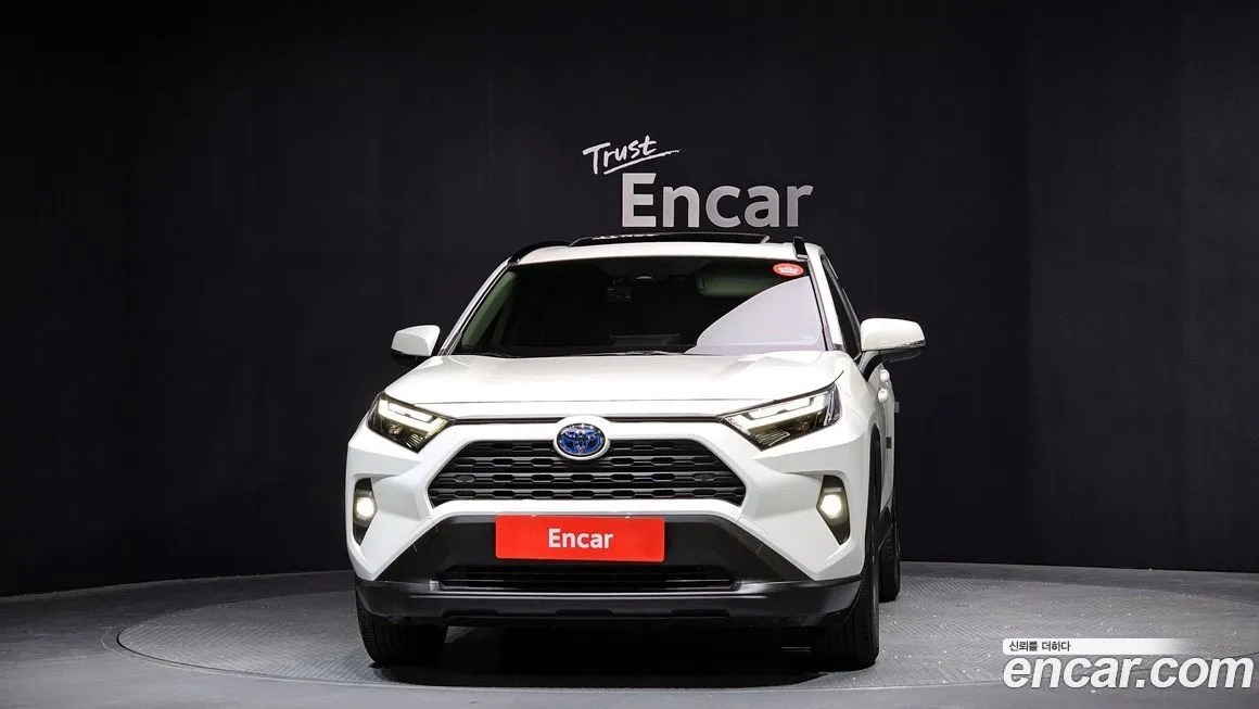 Toyota RAV4 — фото 5