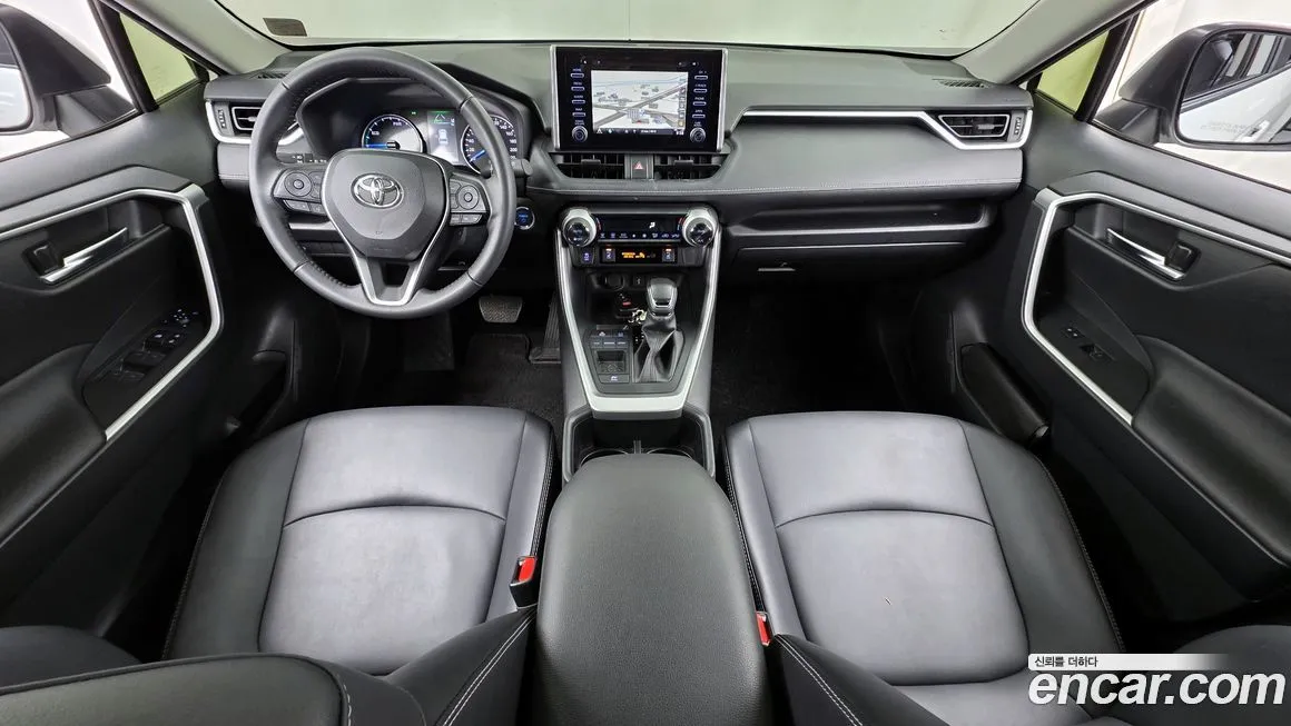Toyota RAV4 — фото 7