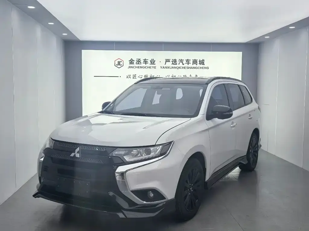 Mitsubishi Outlander 2022 из CN, фото 1