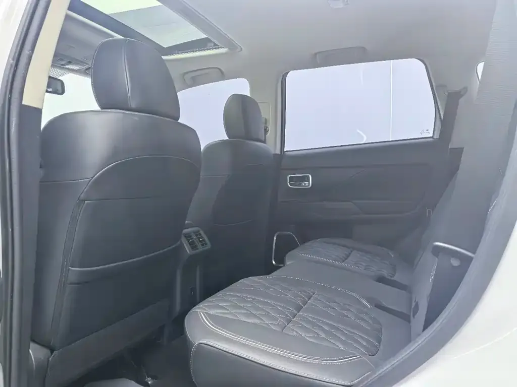 Mitsubishi Outlander 2022 из CN, фото 6