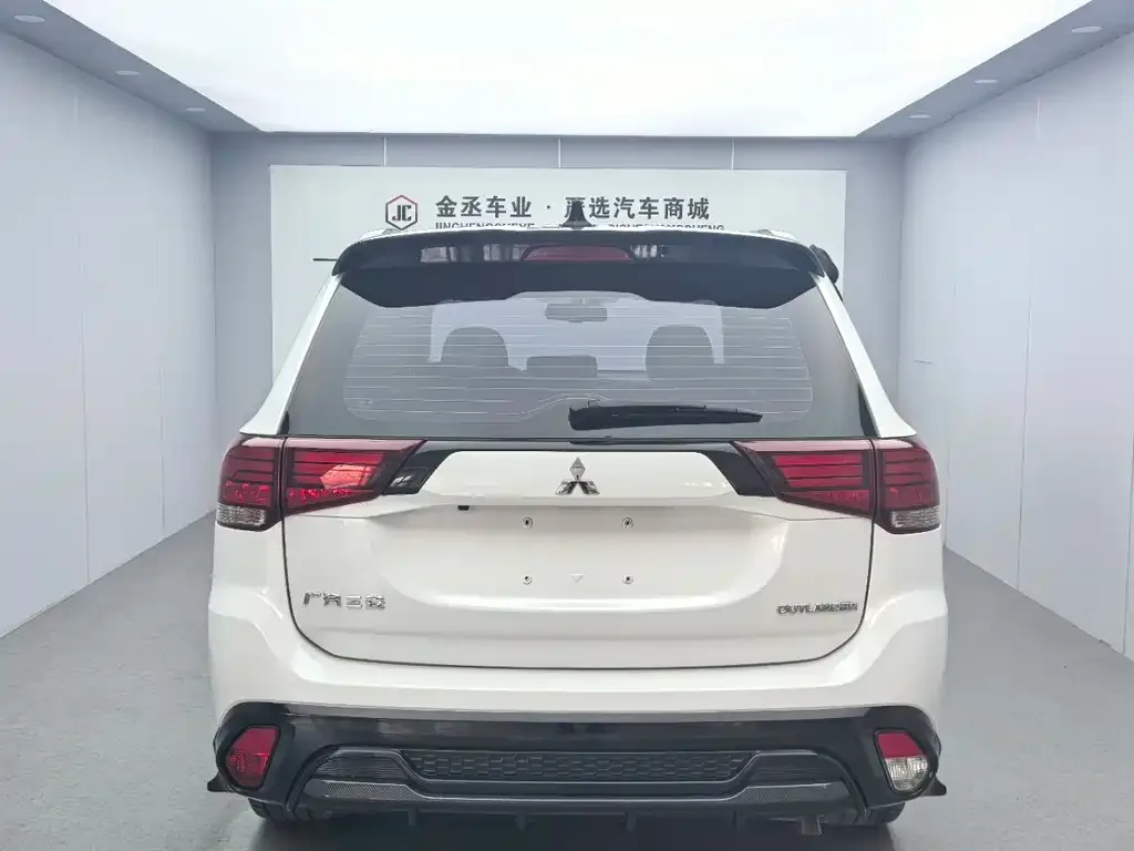 Mitsubishi Outlander 2022 из CN, фото 8