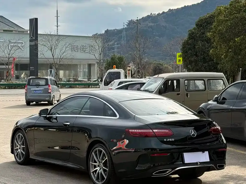 Mercedes-Benz E-Class (Import) — фото 2