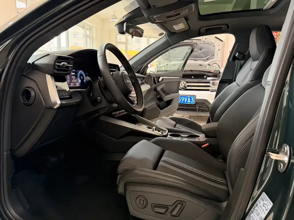 Audi A3 2023 из CN, фото 6