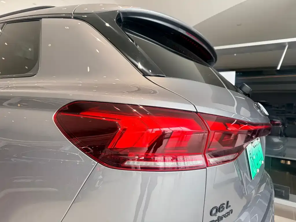 Audi Q6L e-tron — фото 3