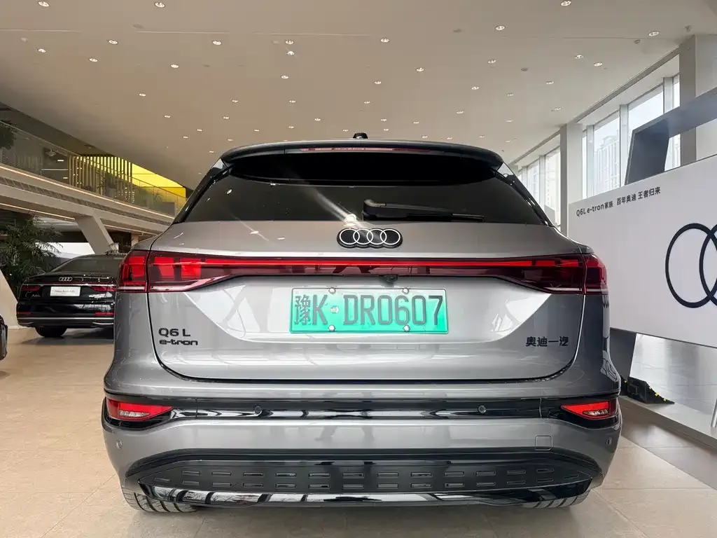 Audi Q6L e-tron — фото 4