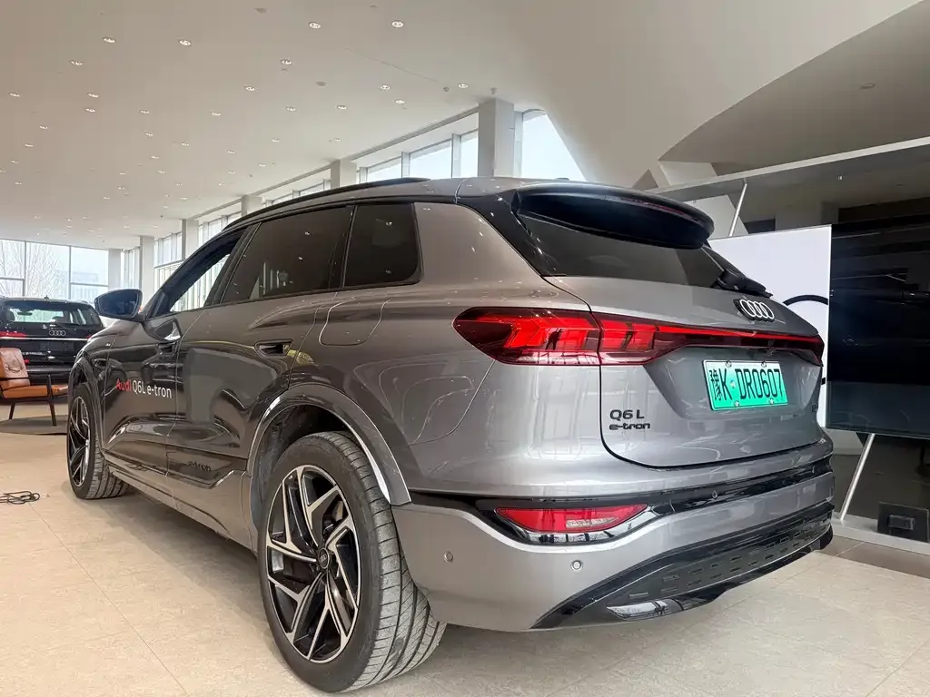 Audi Q6L e-tron — фото 8