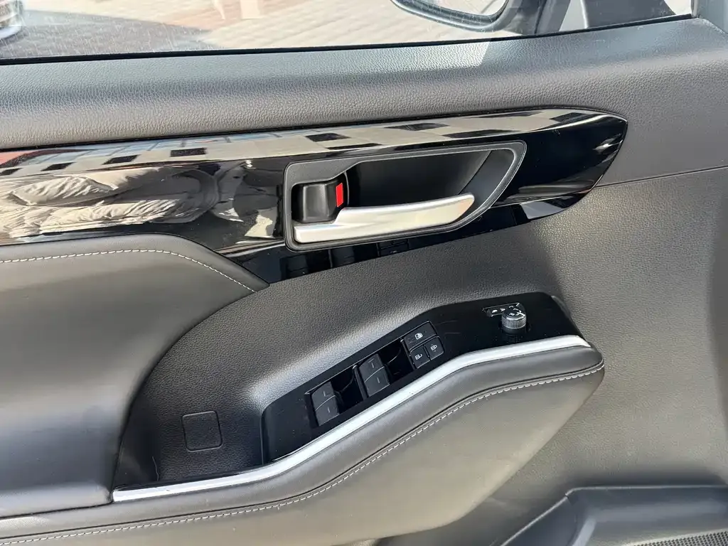 Toyota Highlander 2024 из CN, фото 8