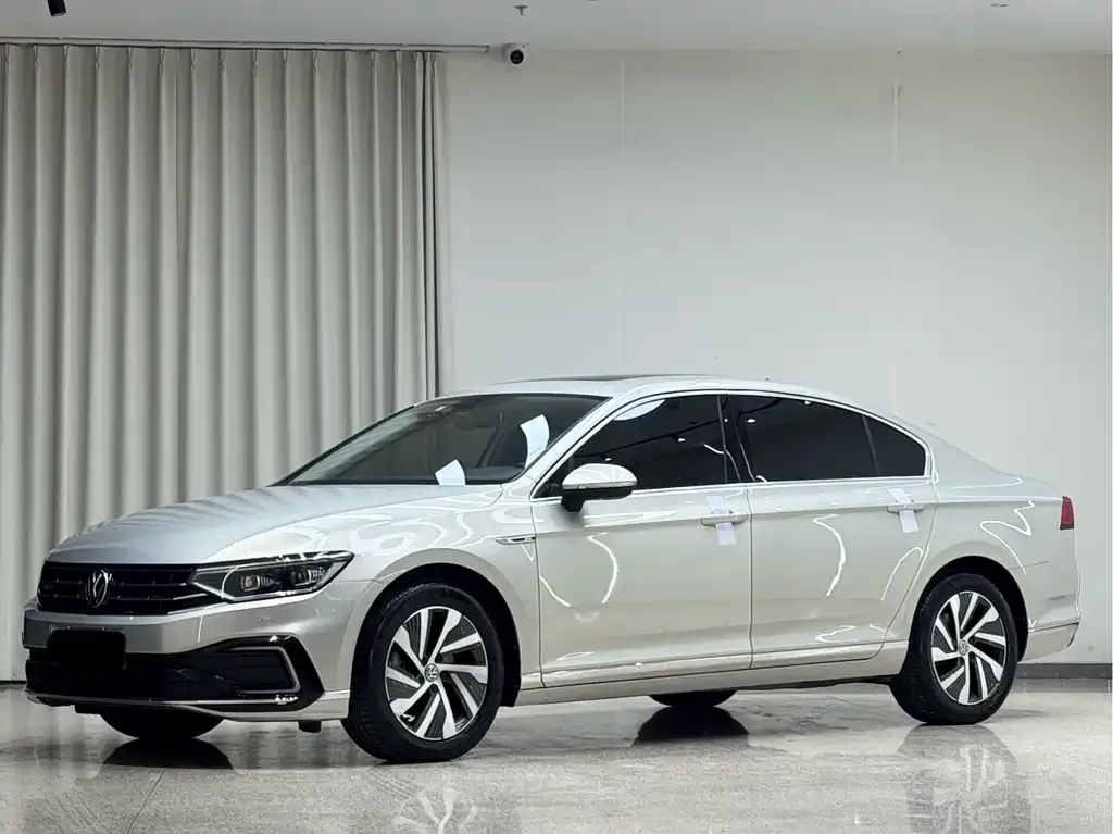 Volkswagen Magotan GTE PHEV 2021 из CN, фото 1
