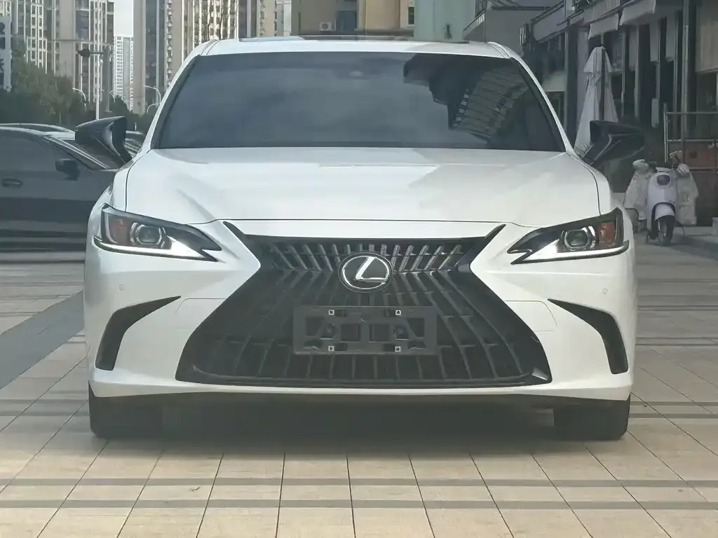 Lexus ES — фото 9