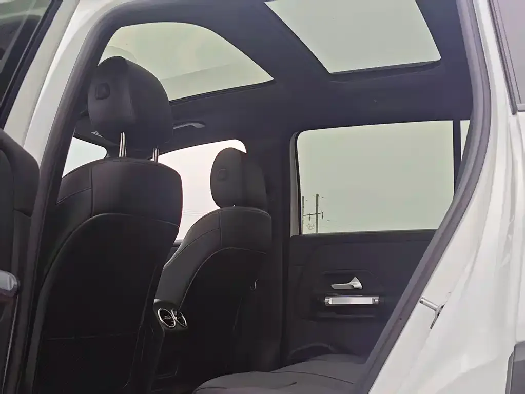 Mercedes-Benz GLB 2023 из CN, фото 2