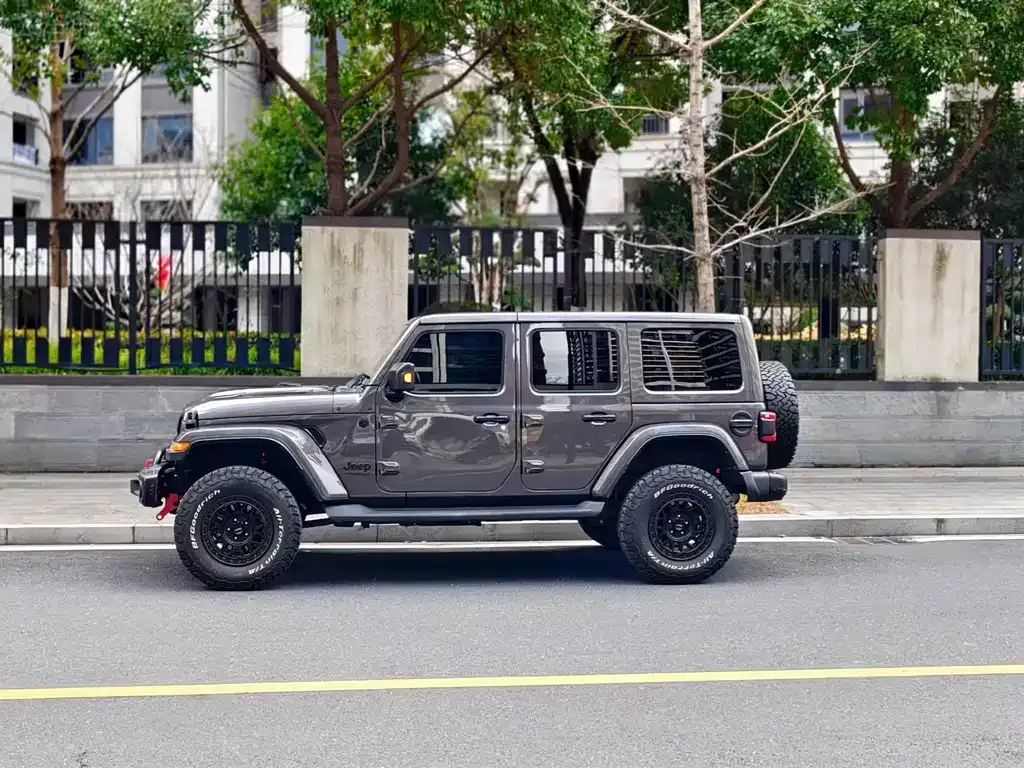 Jeep Wrangler — фото 5