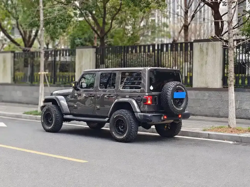 Jeep Wrangler — фото 9