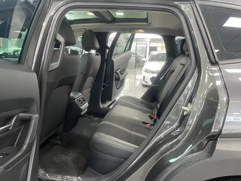 Mazda CX-50 2023 из CN, фото 9