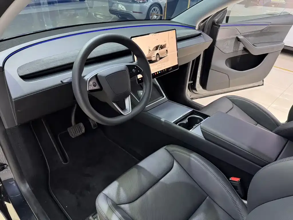 Tesla Model Y — фото 4