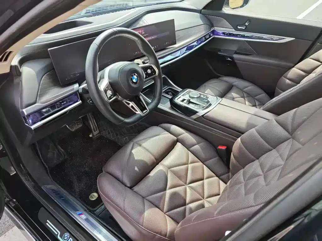BMW 7 Series 2023 из CN, фото 4