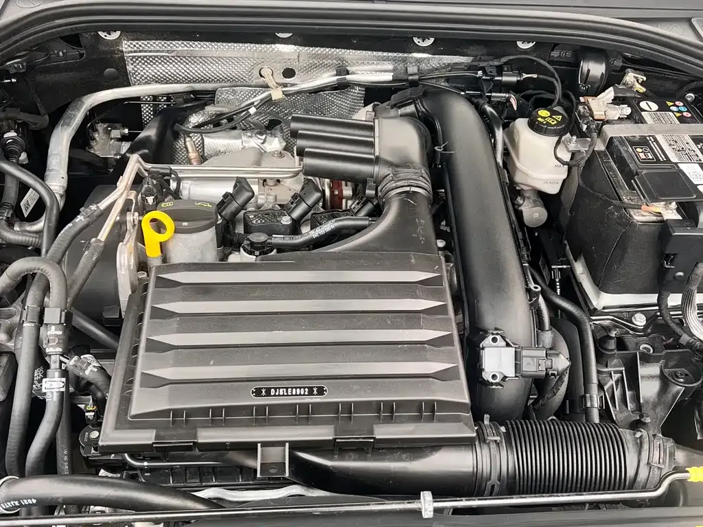 Volkswagen Golf 2022 из CN, фото 10