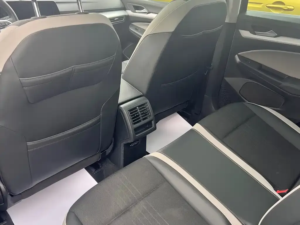 Volkswagen Golf 2022 из CN, фото 8