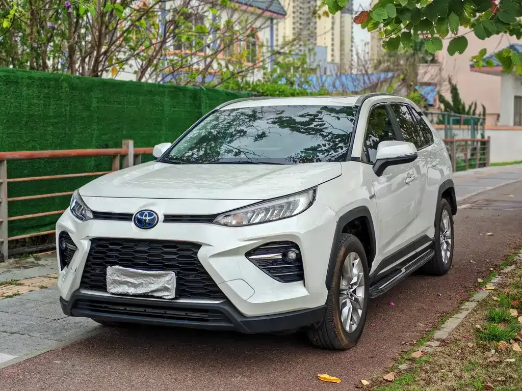 Toyota Wildlander — фото 1
