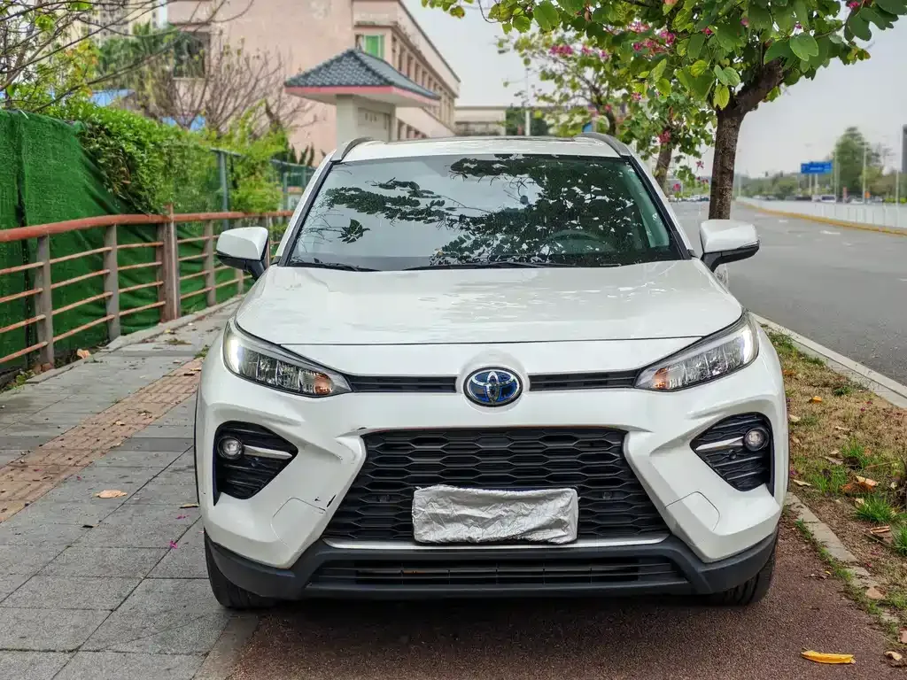 Toyota Wildlander — фото 10