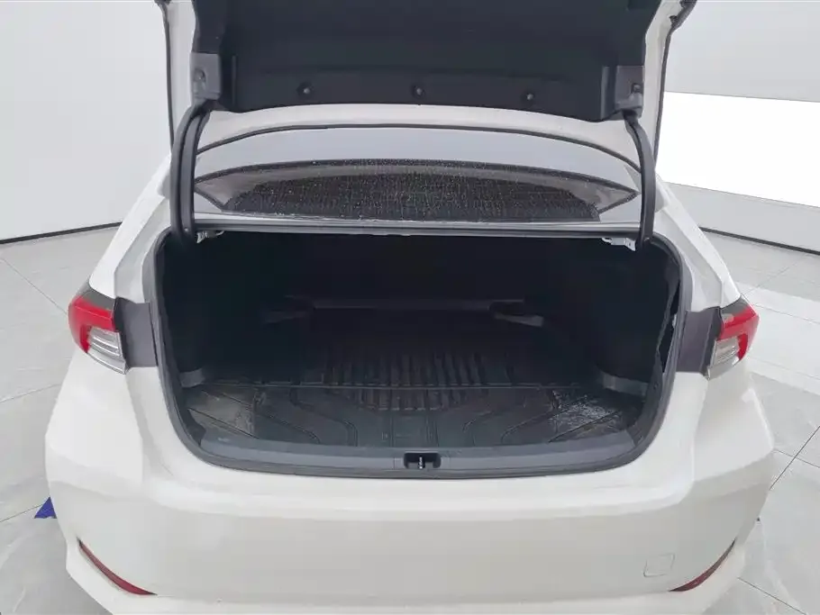 Toyota Corolla 2023 из CN, фото 2