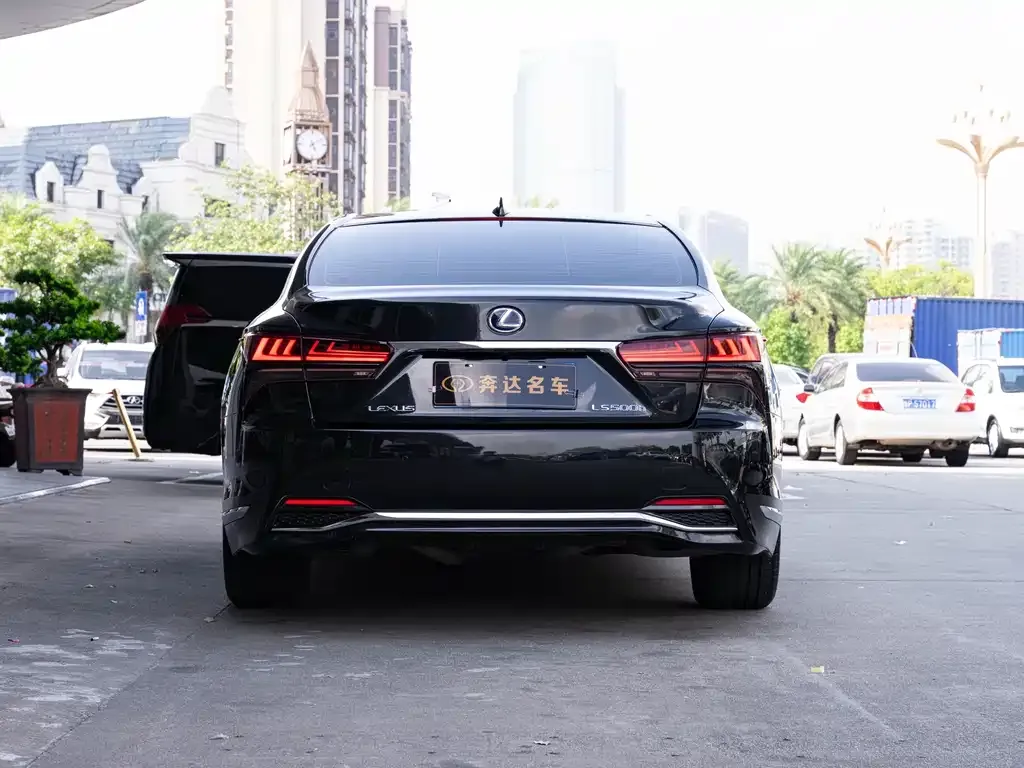 Lexus LS 2023 из CN, фото 2