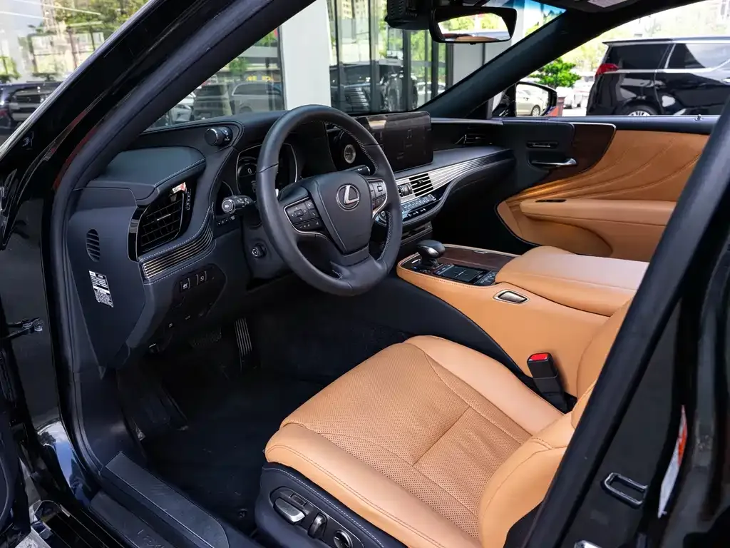Lexus LS 2023 из CN, фото 3