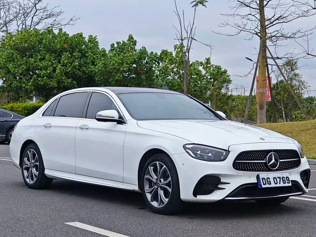 Mercedes-Benz E-Class — фото 10
