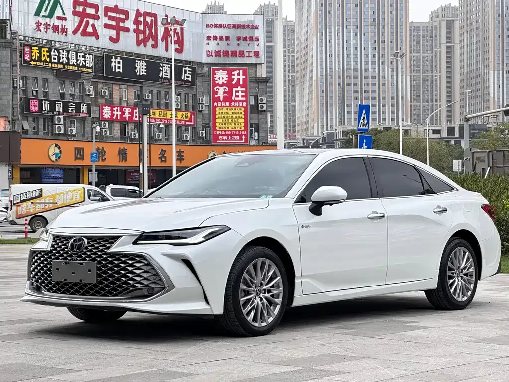 Toyota Avalon 2024 из CN, фото 1