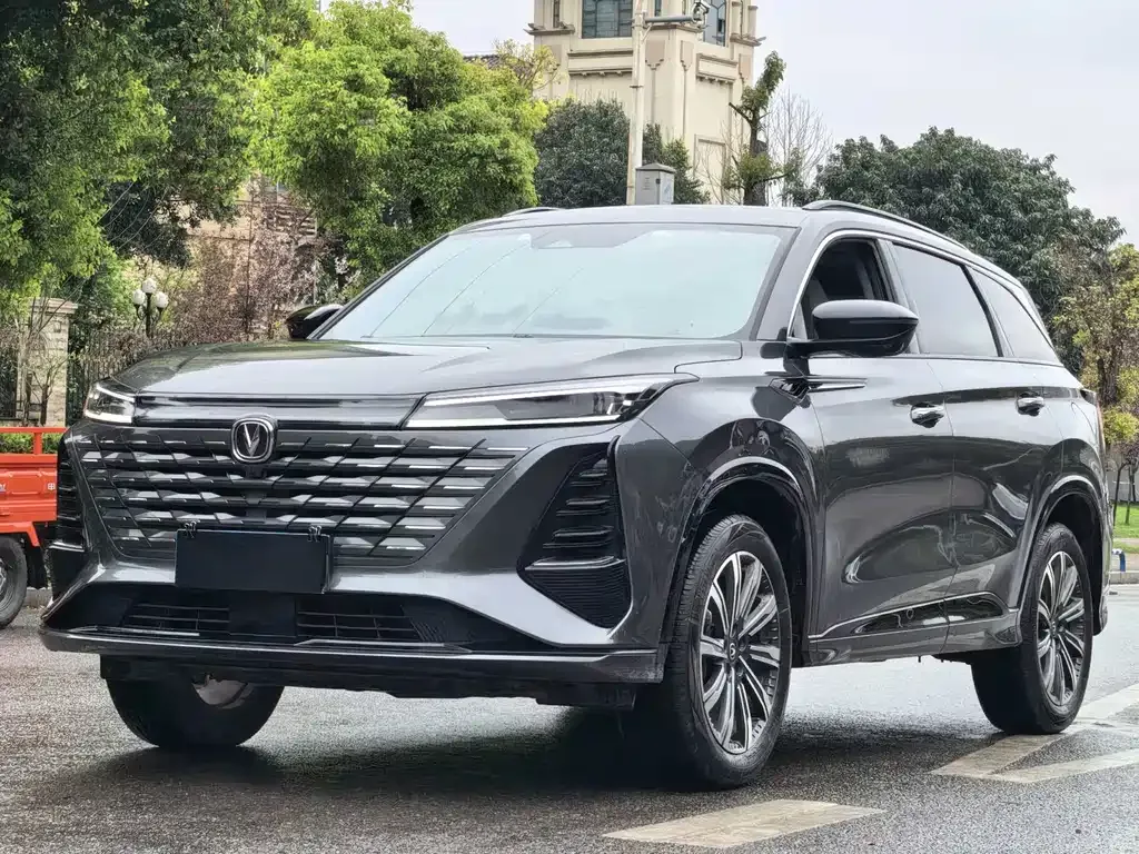 Changan CS75PLUS — фото 1