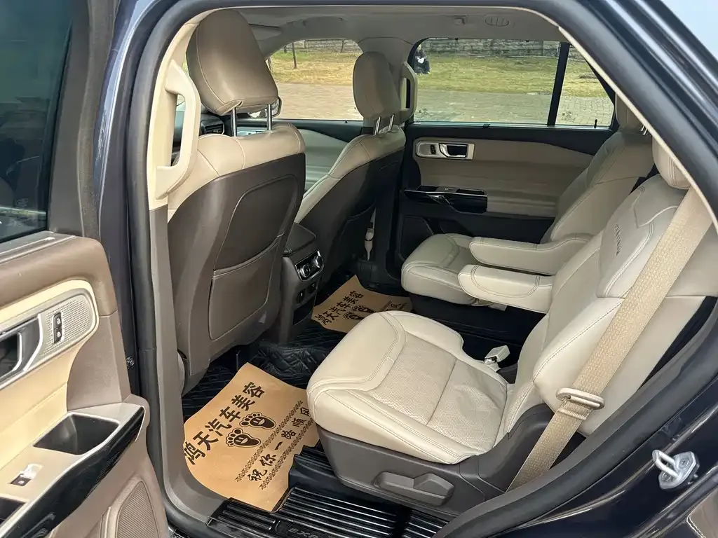 Ford Explorer 2023 из CN, фото 6
