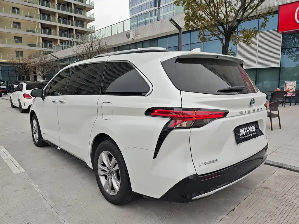 Toyota Sienna 2023 из CN, фото 7