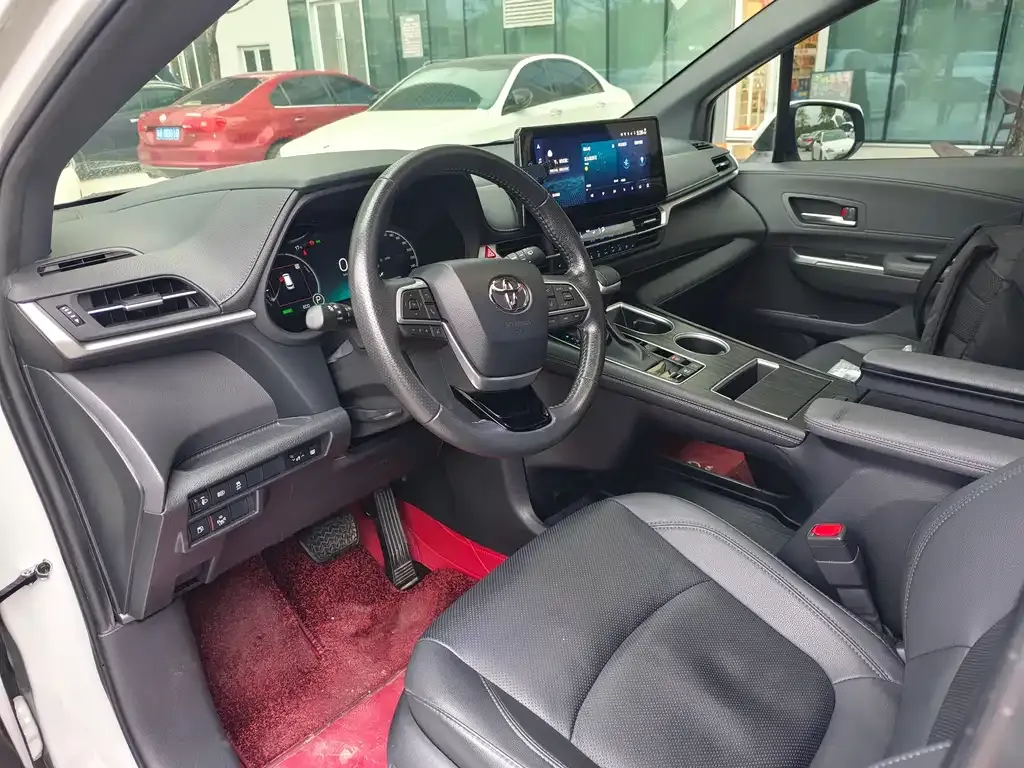 Toyota Sienna 2023 из CN, фото 9