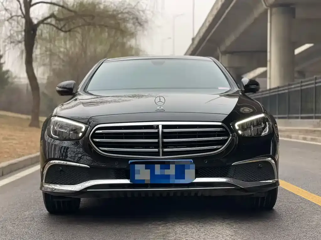 Mercedes-Benz E-Class — фото 4