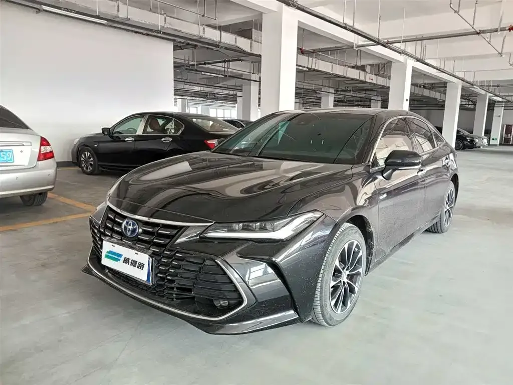 Toyota Avalon — фото 1