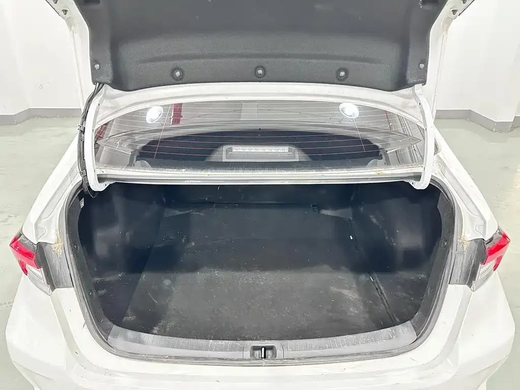Toyota Corolla 2023 из CN, фото 9