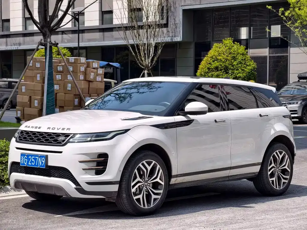 Land Rover Evoque — фото 1
