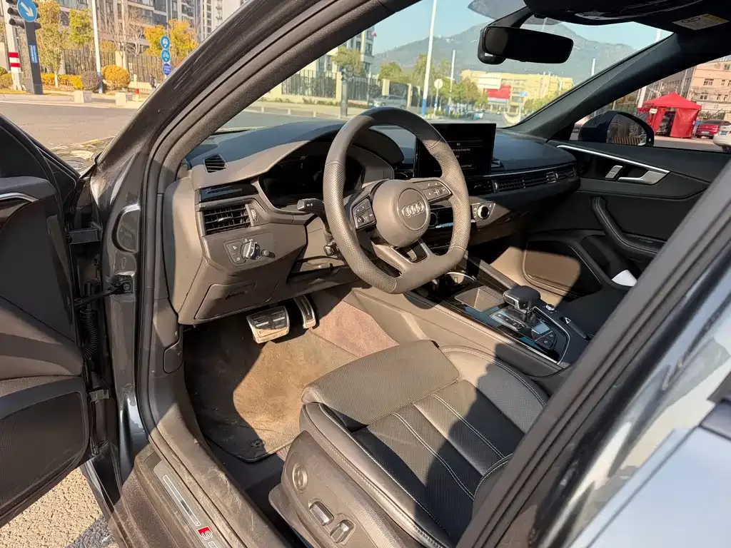 Audi A4L 2024 из CN, фото 7