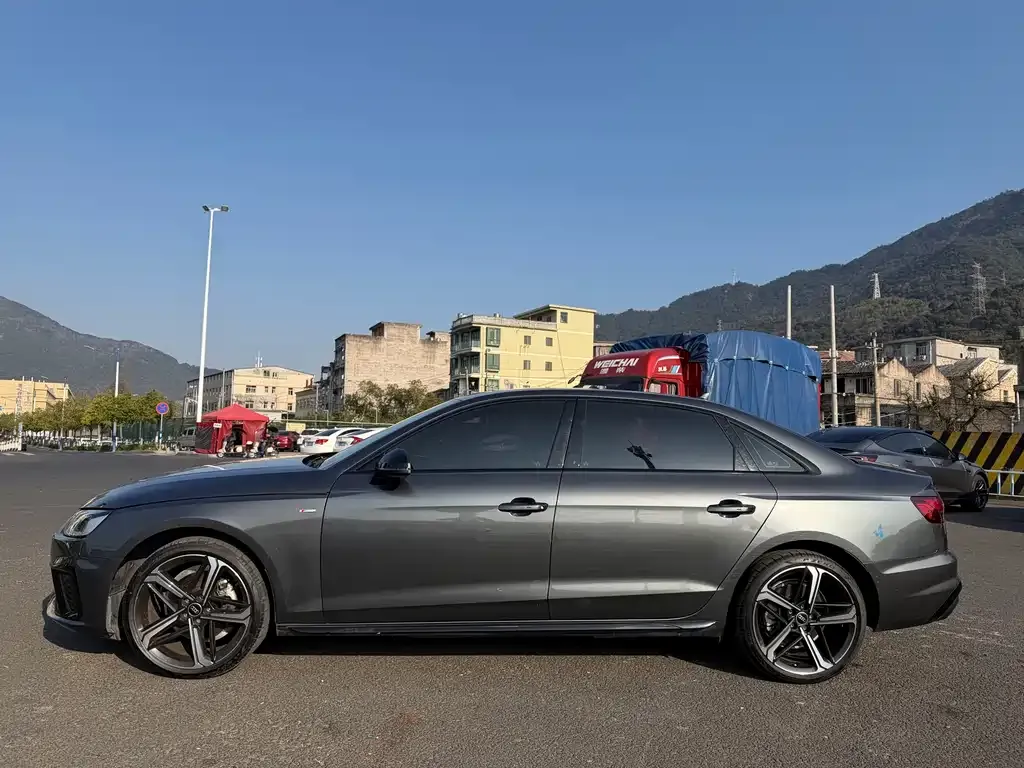 Audi A4L 2024 из CN, фото 5