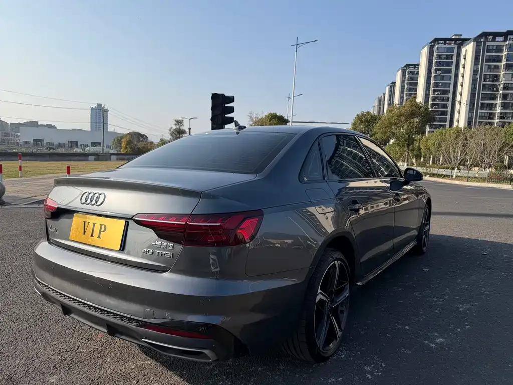 Audi A4L 2024 из CN, фото 9