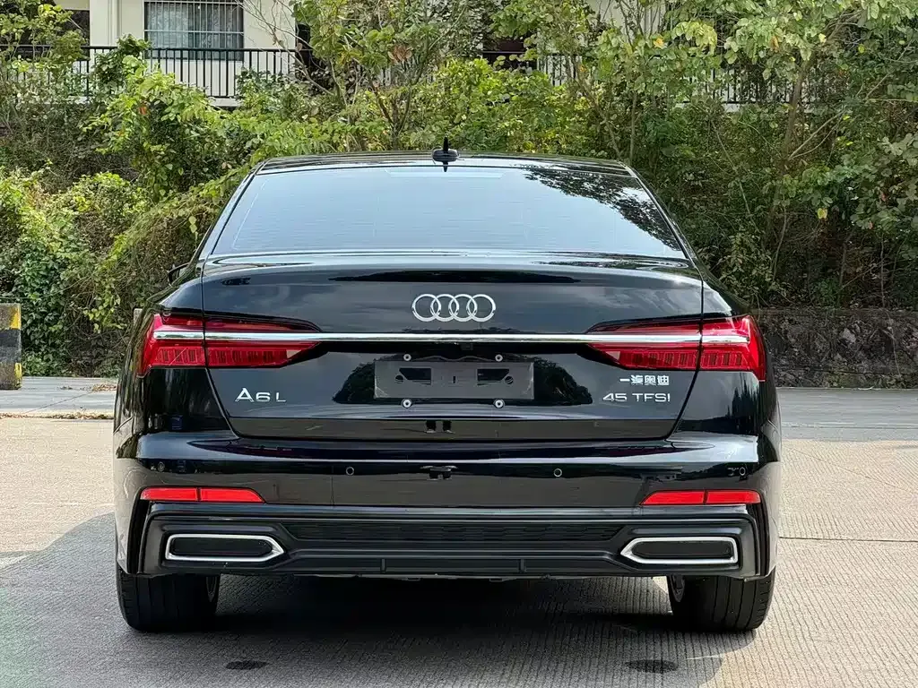 Audi A6L — фото 8