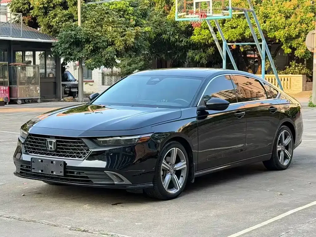 Honda Accord — фото 1